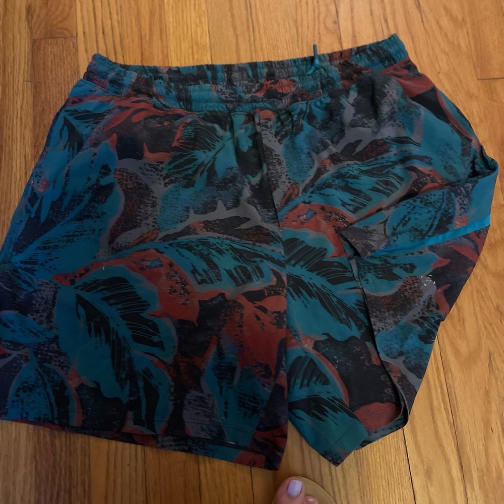Lululemon Mens XXL unlined shorts